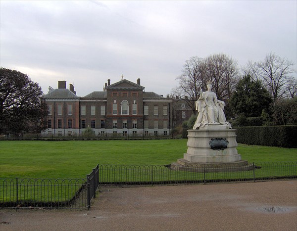 061-Victoria and Kensington Palace